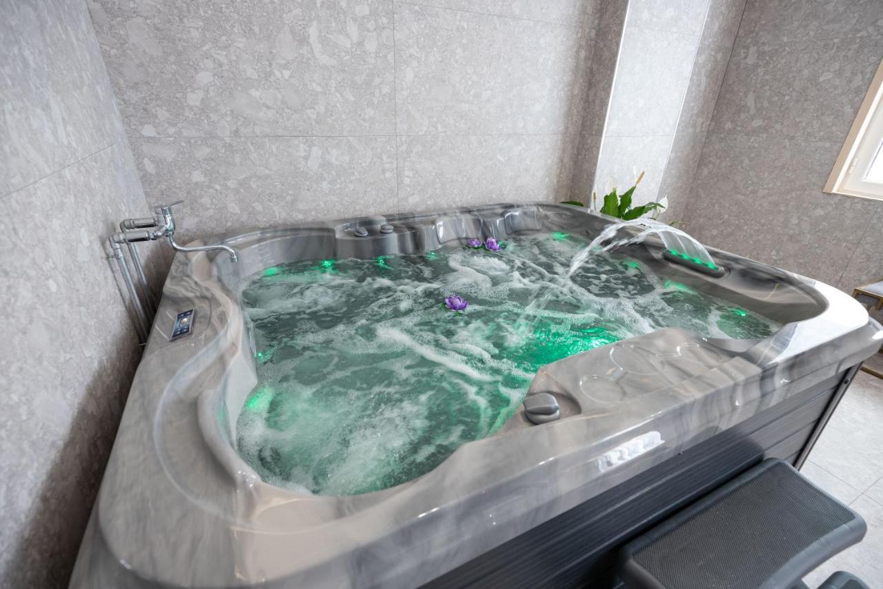 Compas Boutique Hotel Голем Екстериор снимка